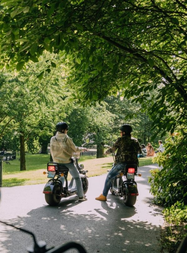 E-scooter rijden Breda in het park | BeleefBreda